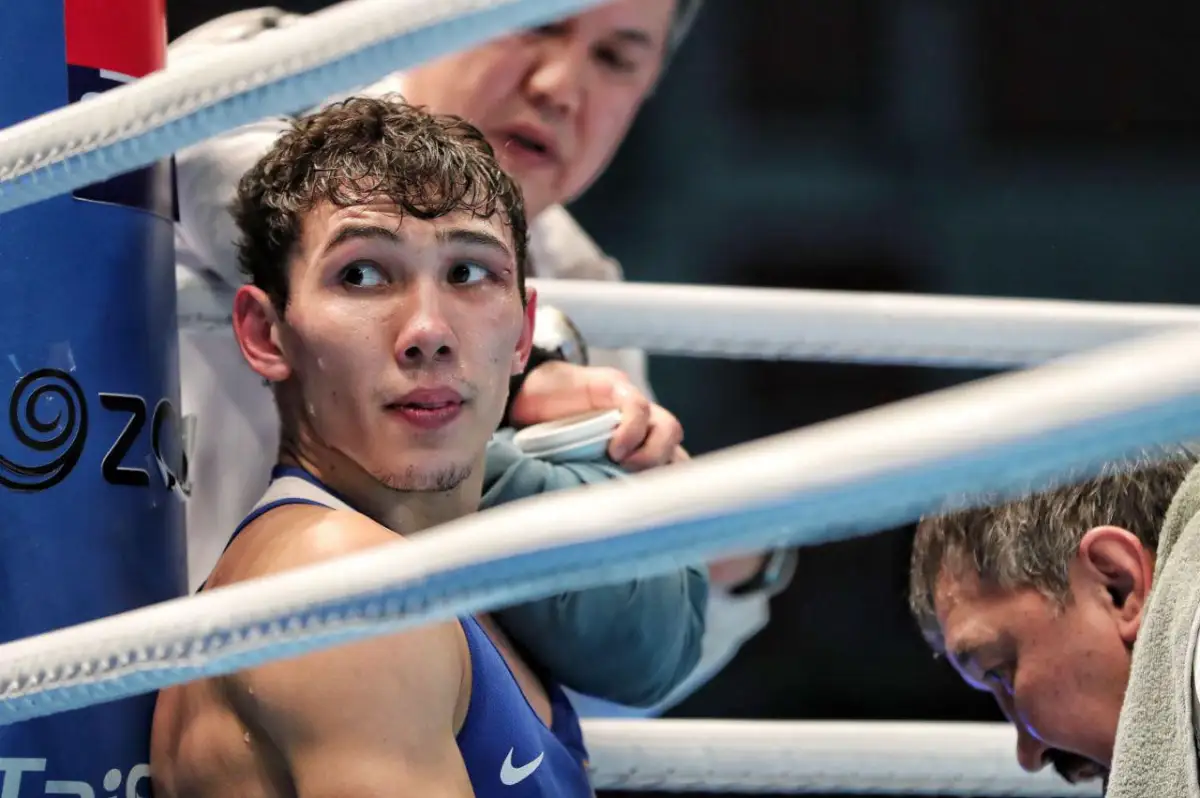 Олимпиада в Токио: боксёр Темиржанов победил в первом бою