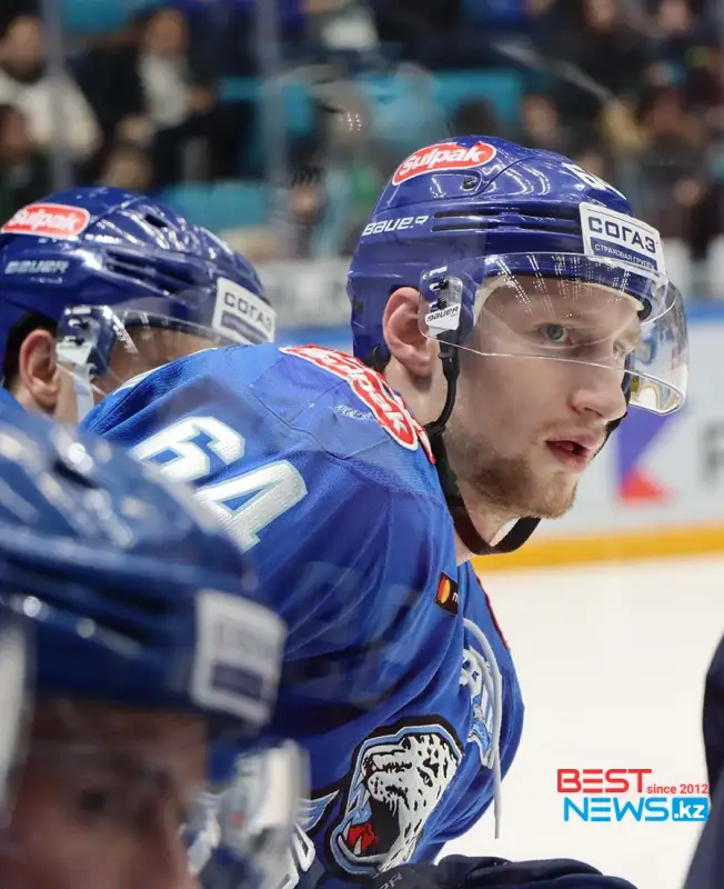 Барыс продлил контракты с двумя игроками