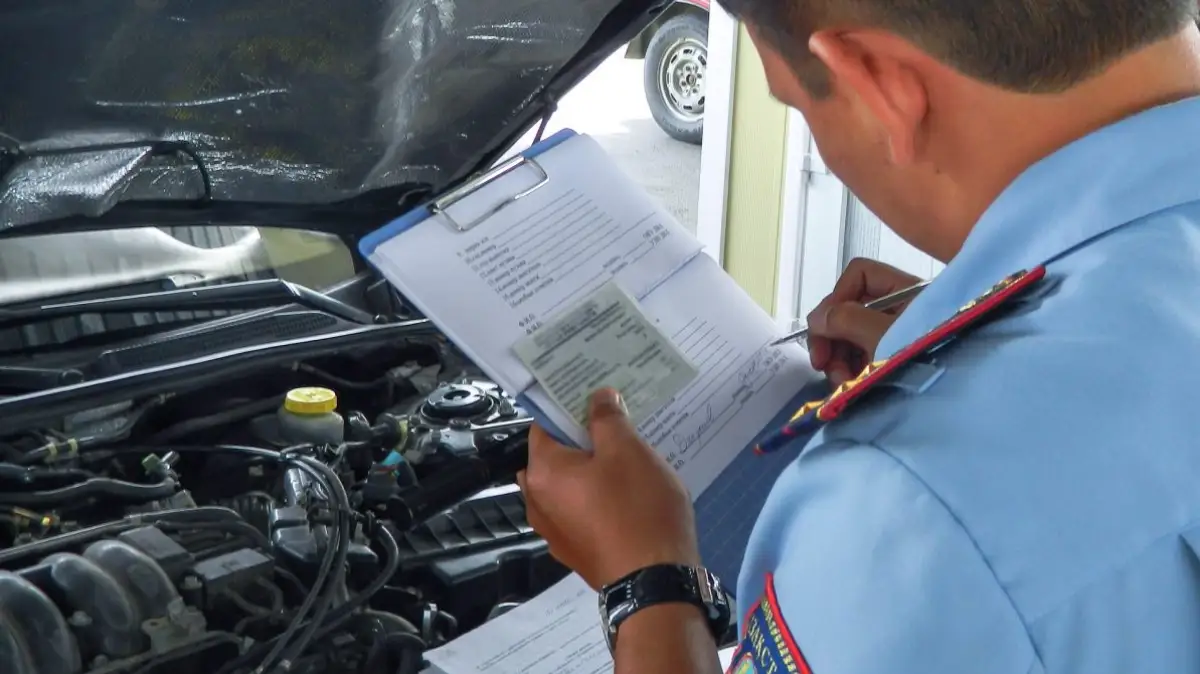 МВД Казахстана запускает "Прямую линию" для регистрации авто 