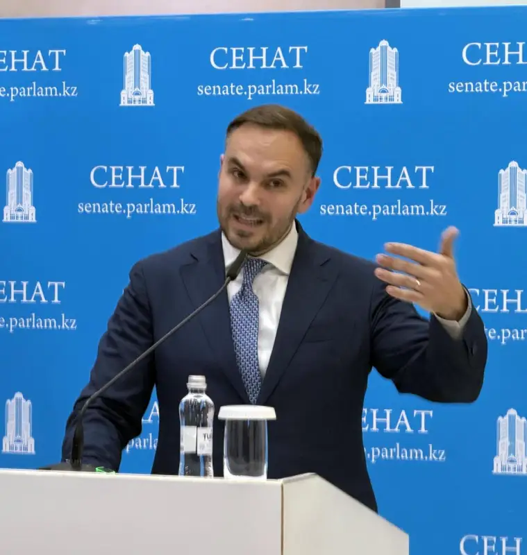 "Без учителя": как вице-министр Кочетов учит казахский язык