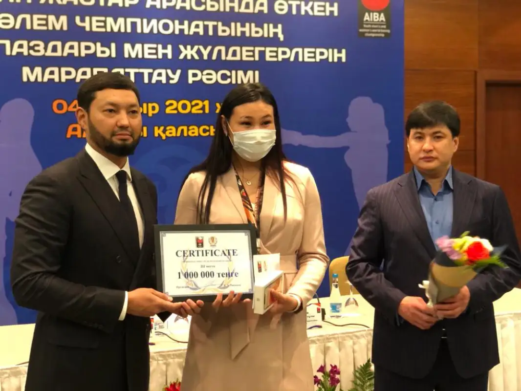 Боксеры молодежной сборной Казахстана получили 16 млн тенге за медали