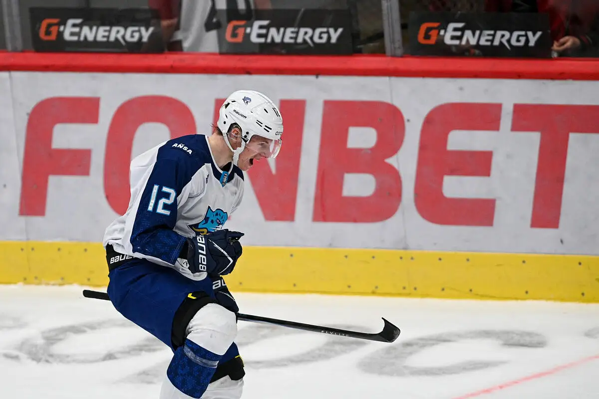 «Барыс» одержал волевую победу в Омске