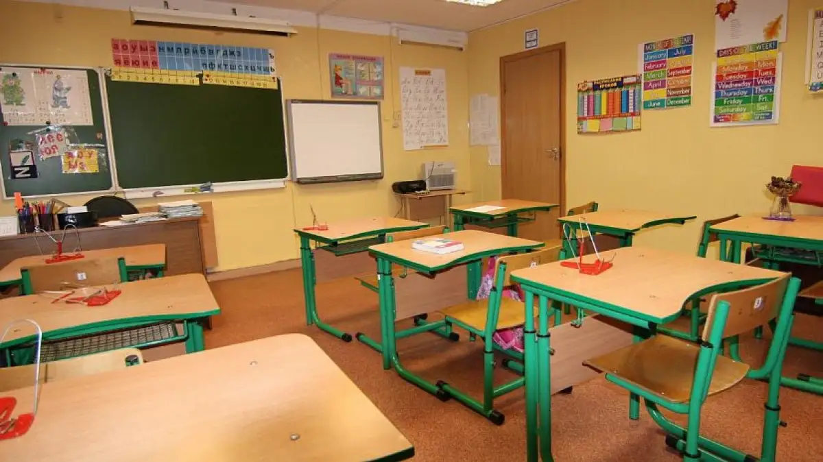 В Астане учащиеся второй смены останутся дома