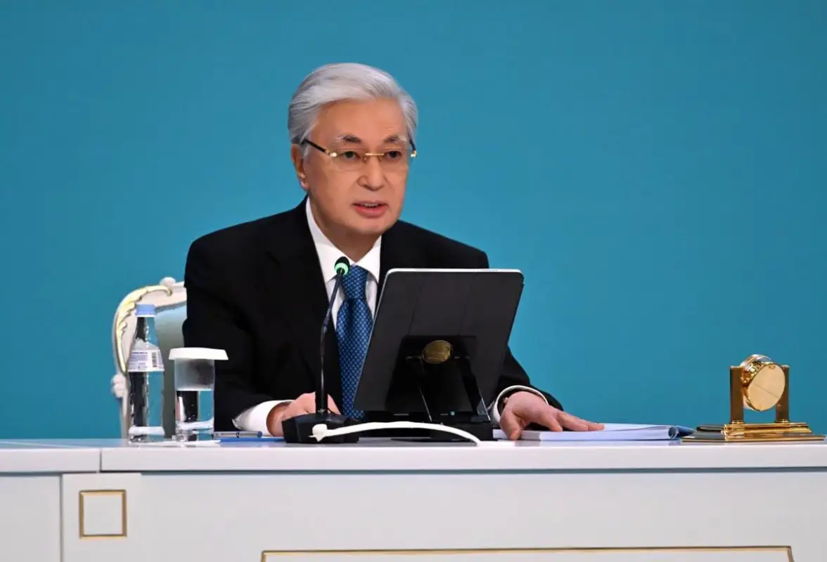 Президент Казахстана предложил пересмотреть полномочия депутатов маслихатов