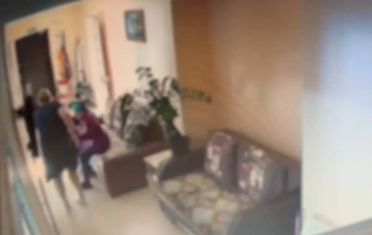 Страшная картина: в Аксу персонал выставлял стариков на мороз без одежды