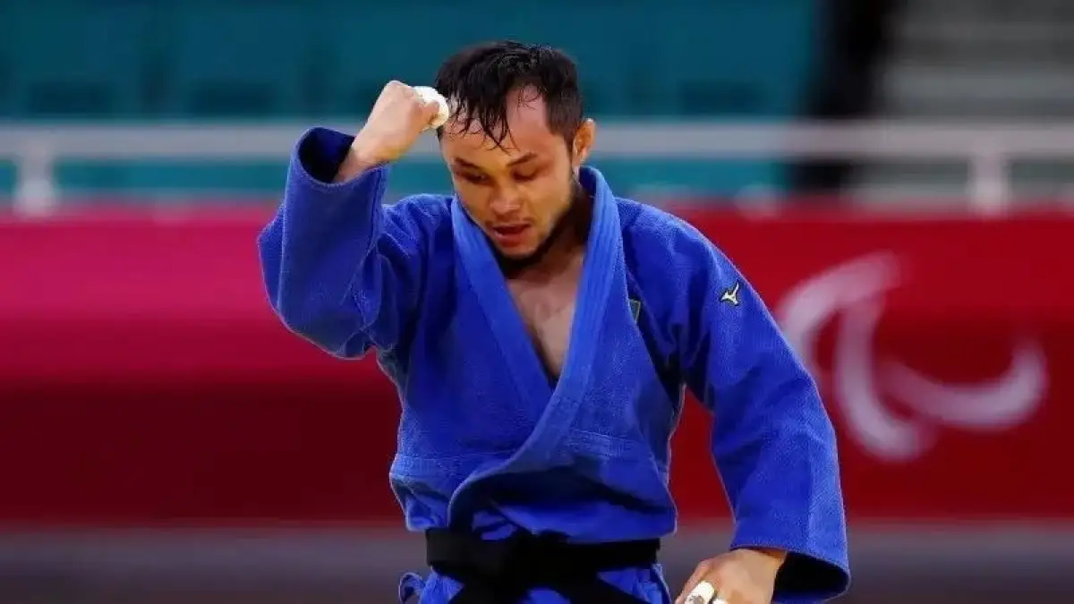 Ануар Сариев завоевал "серебро" на Паралимпийских игр в Токио