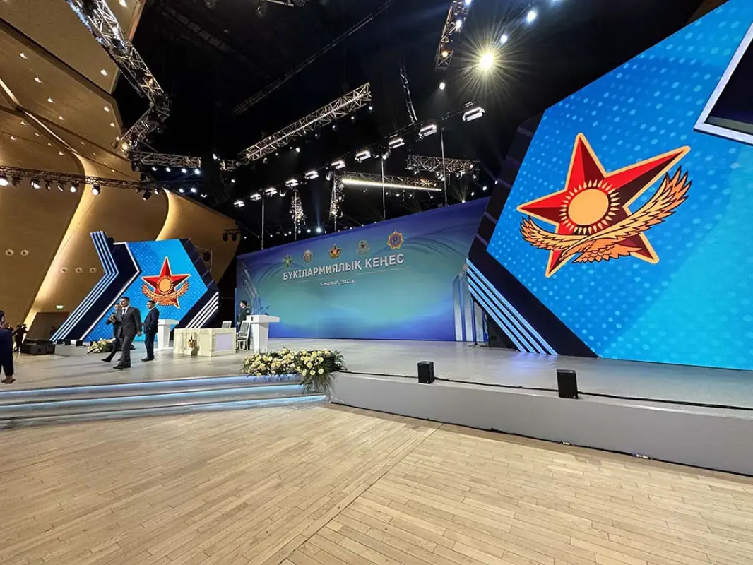 Модернизировать армию и повысить оклады военным - что поручил Глава государства