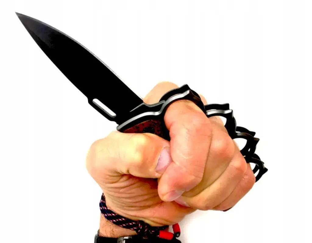 В Казахстане составили список предметов, запрещенных к проносу в школы