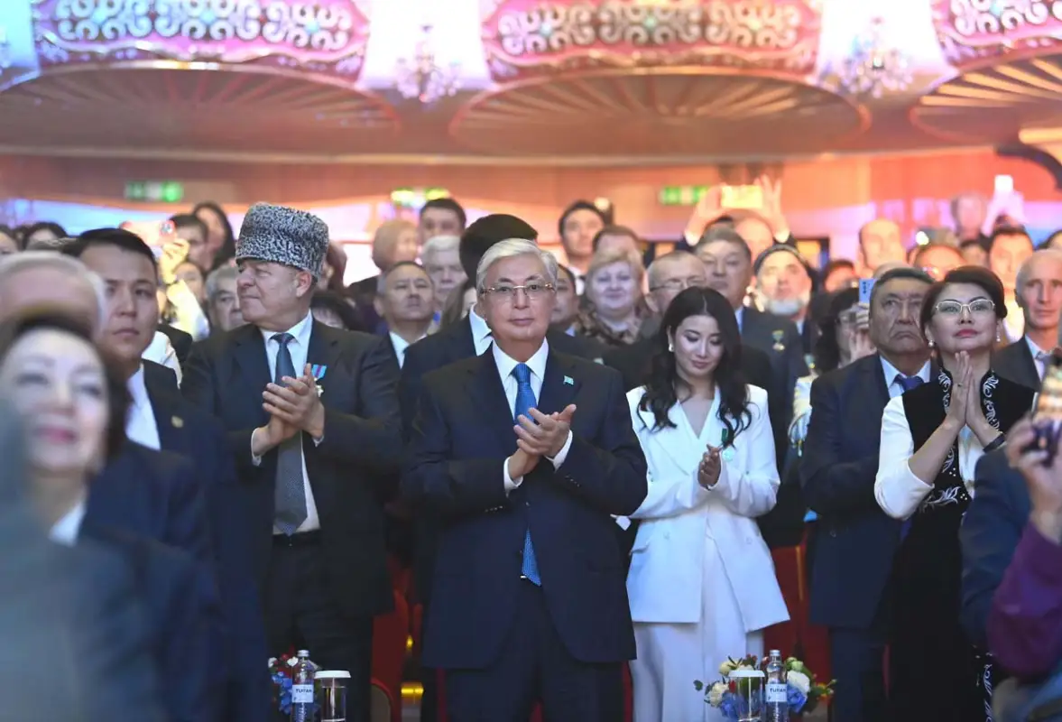 Токаев посетил праздничный концерт в Астане