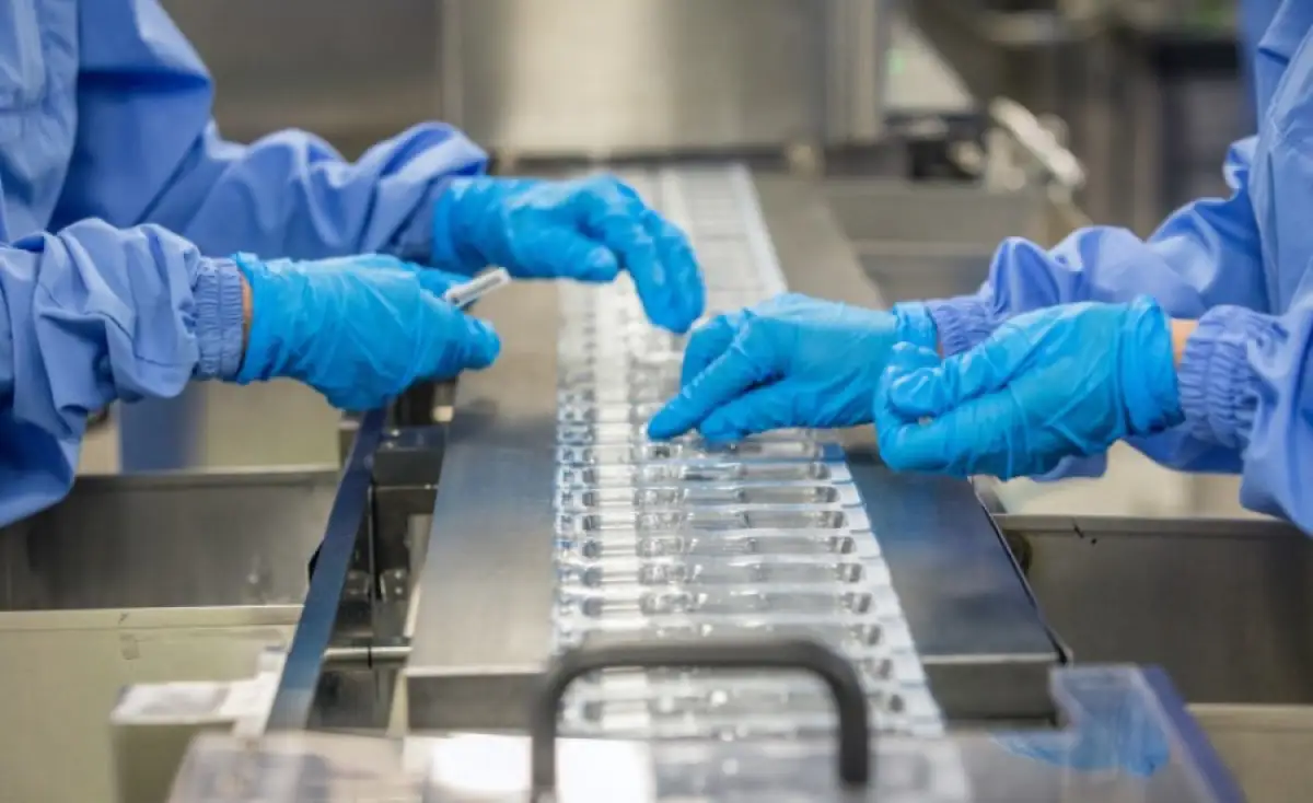 Cебестоимость вакцин "Спутник V" и "QazCovid-in" прокомментировали в Минздраве РК