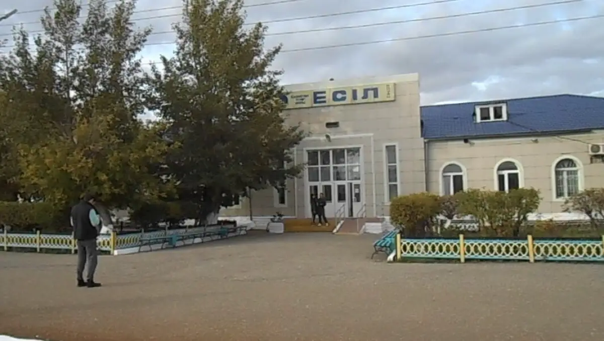 На станции Есиль прошла утечка серной кислоты