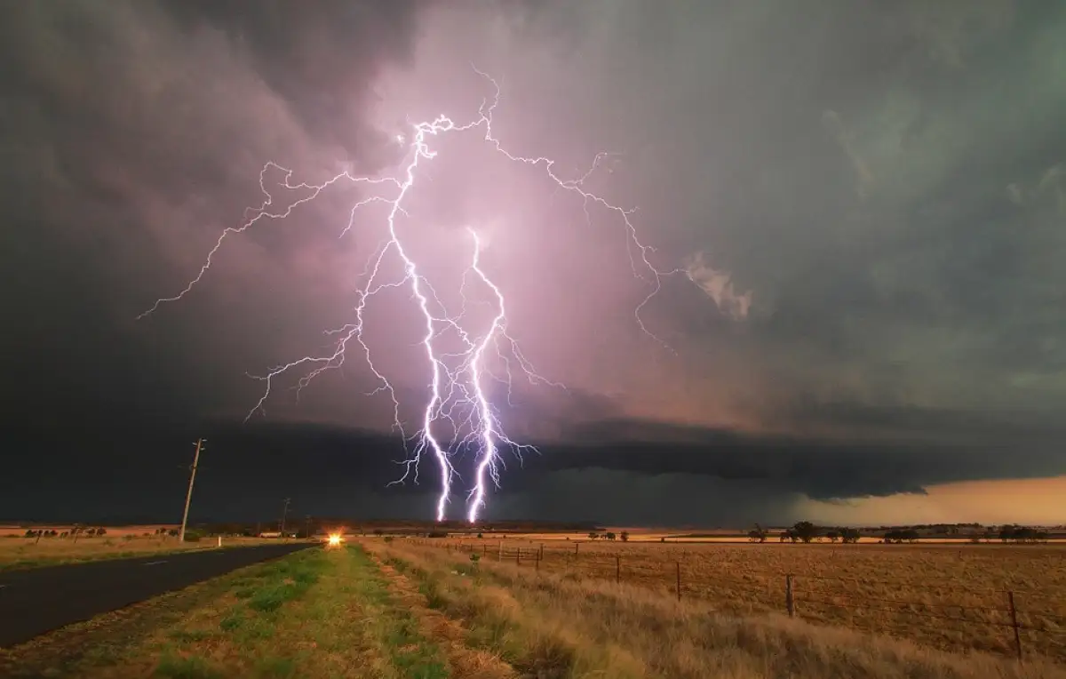 «Люблю грозу в начале мая»: завтра прогремит в некоторых областях Казахстана