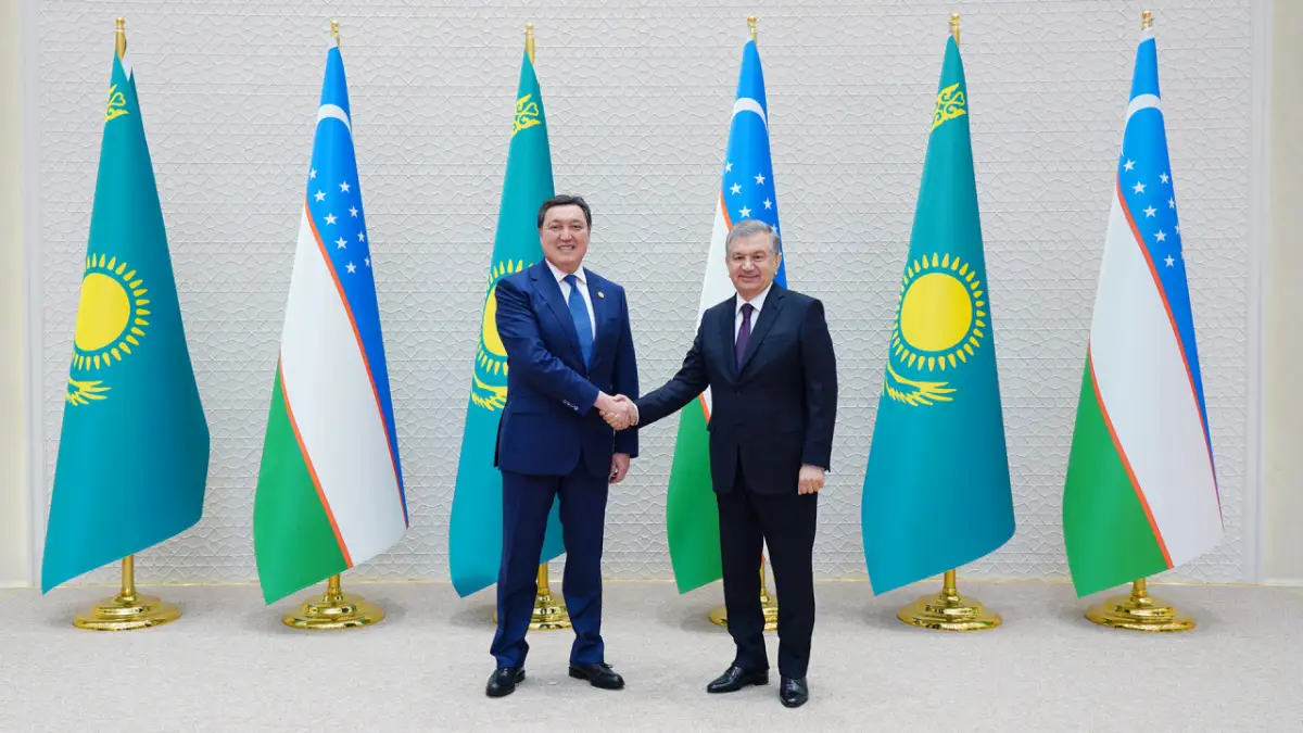 Аскар Мамин провел переговоры с президентом Узбекистана и Премьер-Министром Афганистана