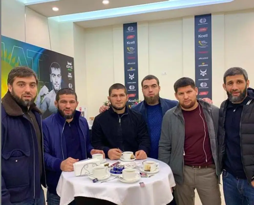 "Казахстан - бомба": Хабиб Нурмагомедов купается в любви поклонников