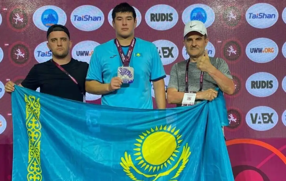 Воспитанник школы борьбы Кушмурун взял "серебро" на ЧА