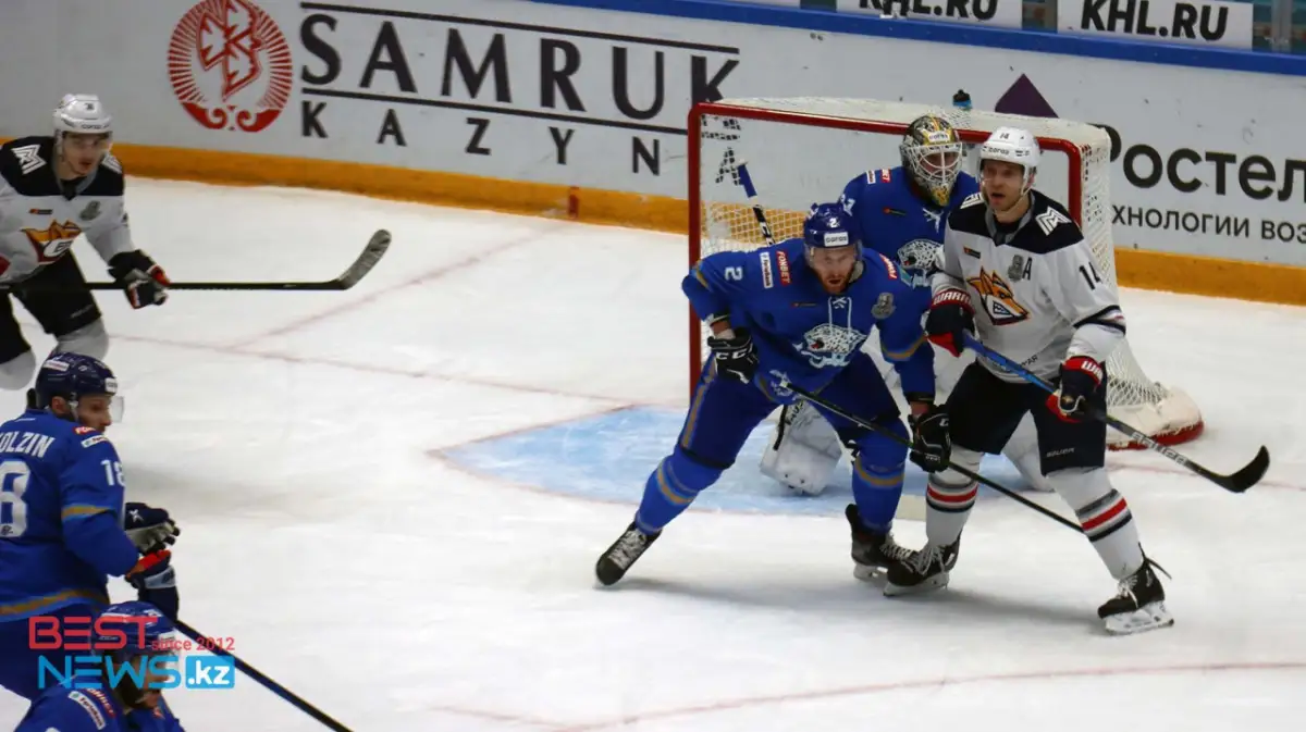 "Барыс" обыграл "Металлург" в нервном поединке