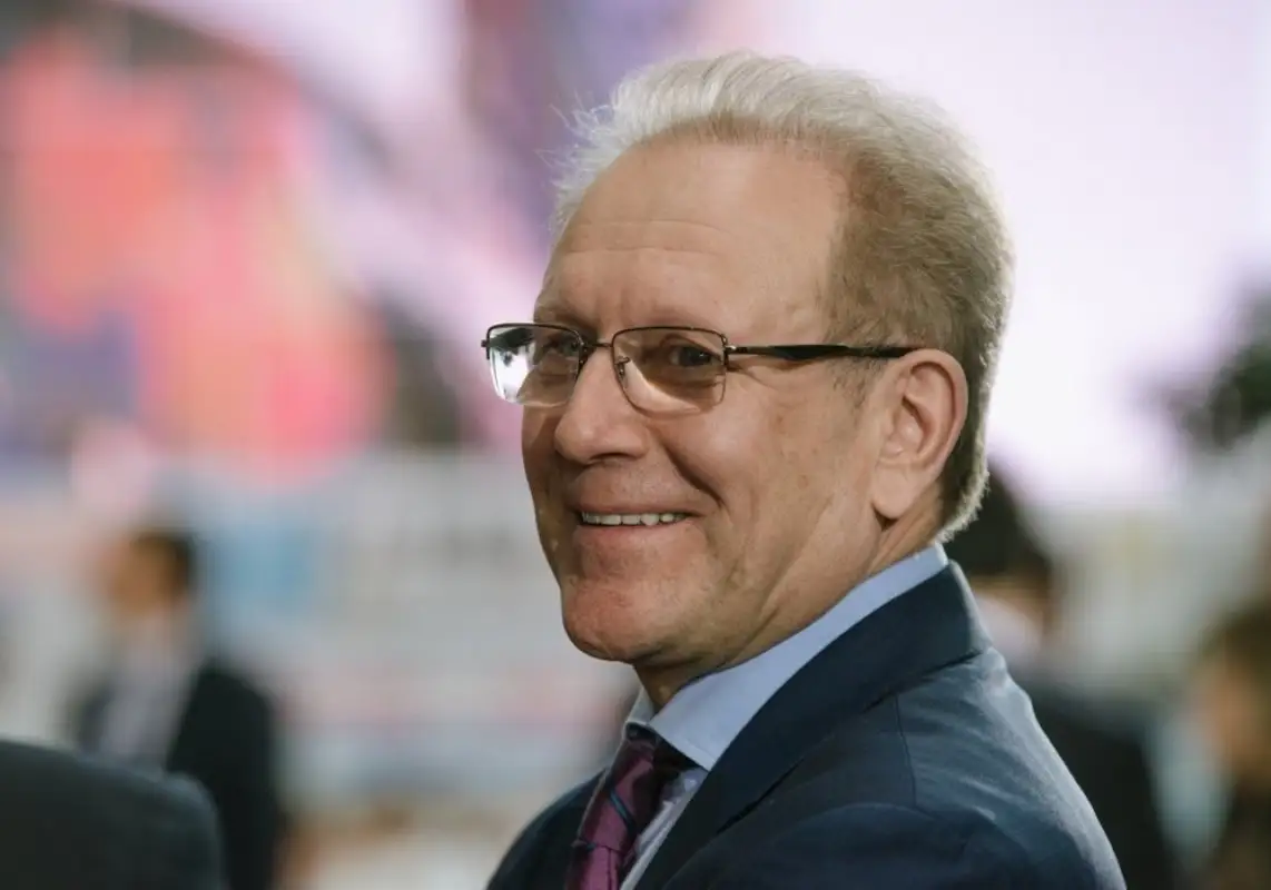 Bestnews.kz поздравляет Альберта Рау с юбилеем