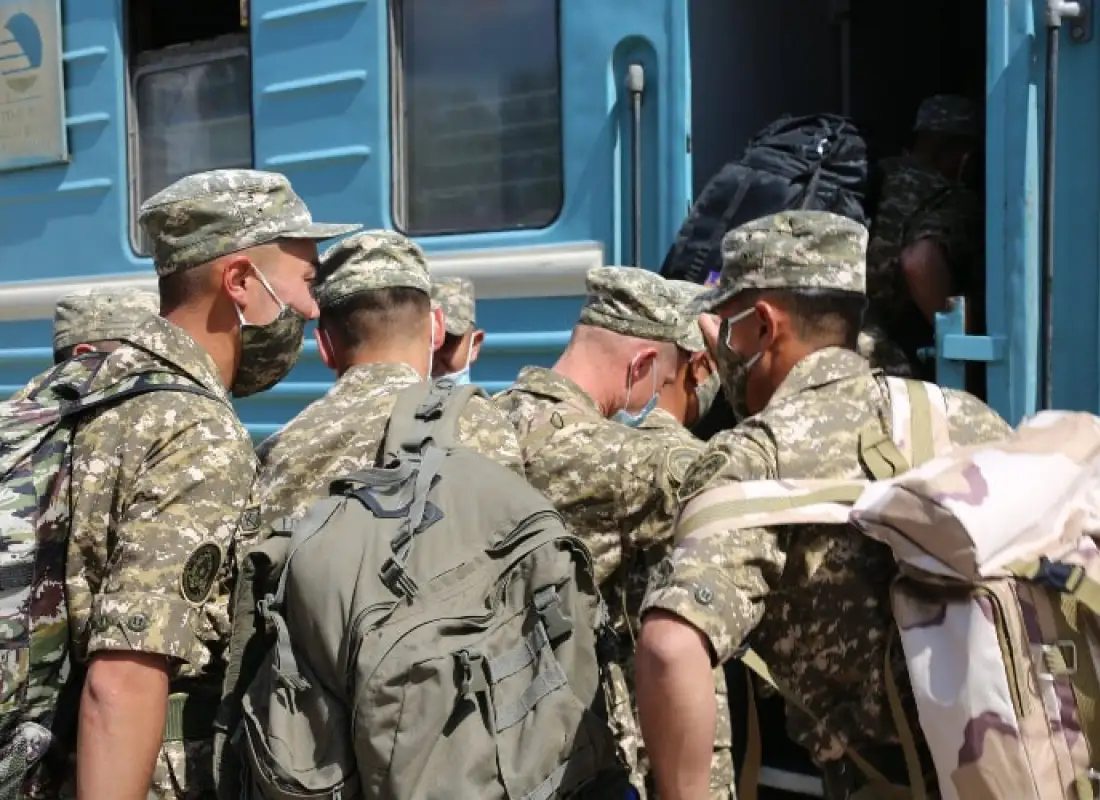 "Дембель": Токаев подписал указ об увольнении в запас военнослужащих   