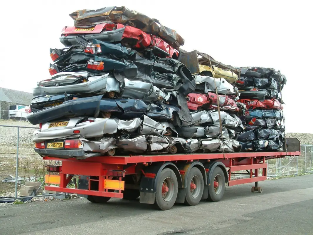 Токаев поручил Правительству подготовить предложения по утильсбору на транспорт