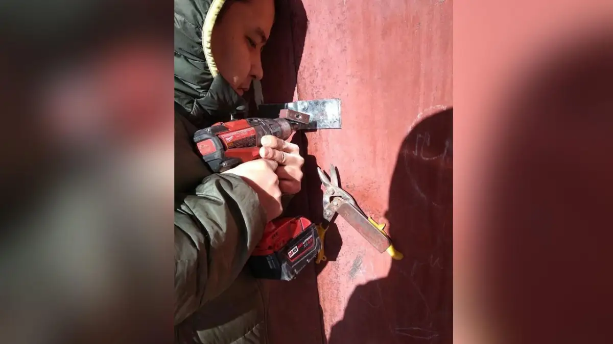 Караганда: в карантинном подъезде снимут замок 