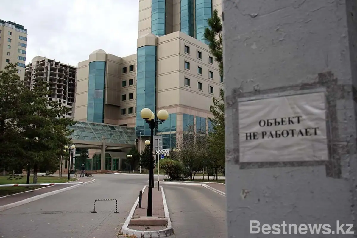 Почему полицейские  отказались переезжать в "Рамада Плаза"