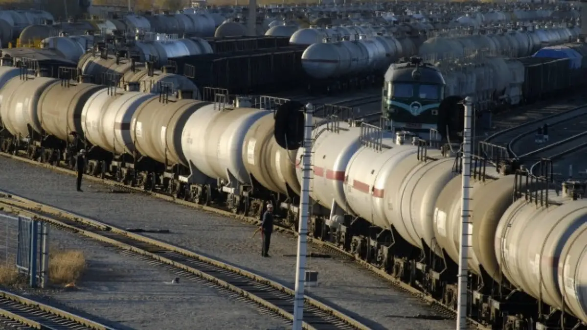 Нефтяной Казахстан импортирует из России дизтопливо – Акчулаков