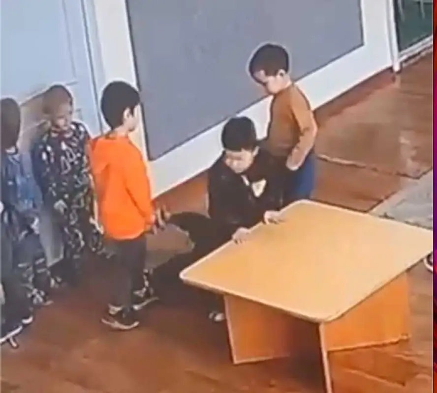 «Били ногами по голове»: в детском саду Алматы мальчики жестоко избили одногруппника