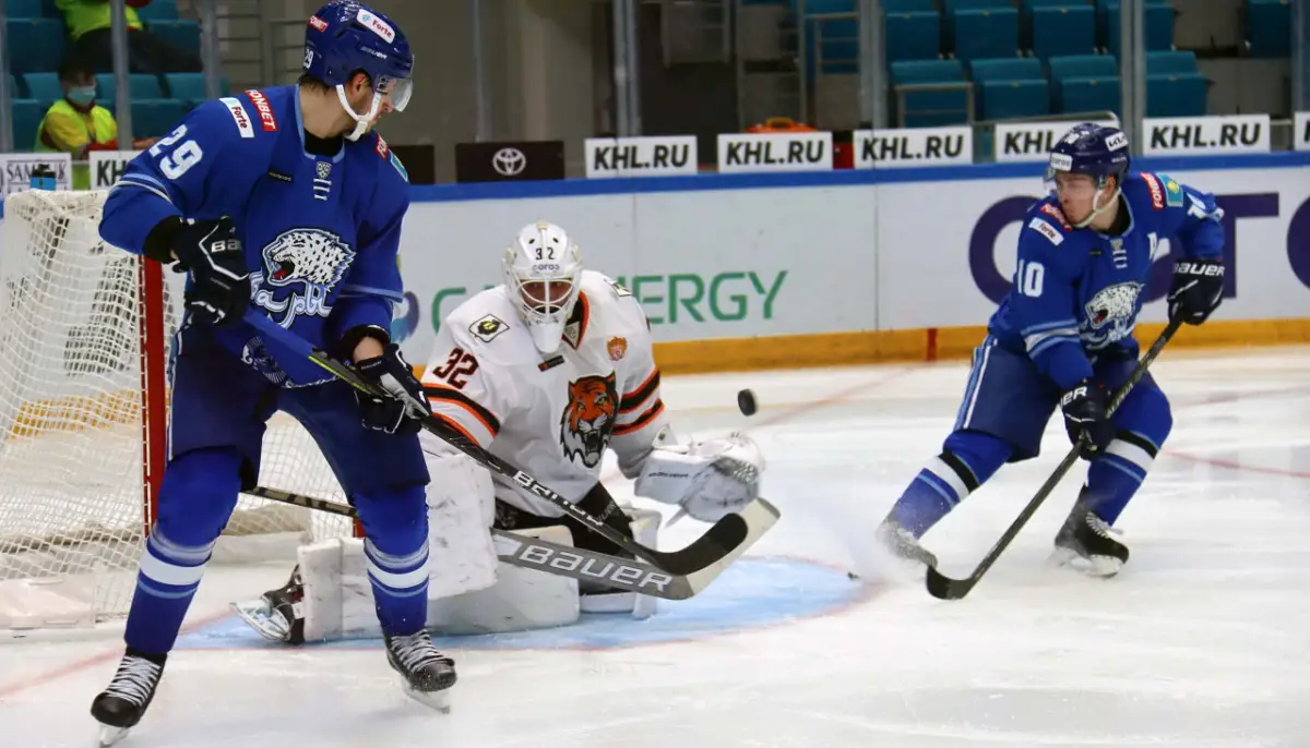 "Валидольная" победа: Барыс взял первые два очка в чемпионате КХЛ