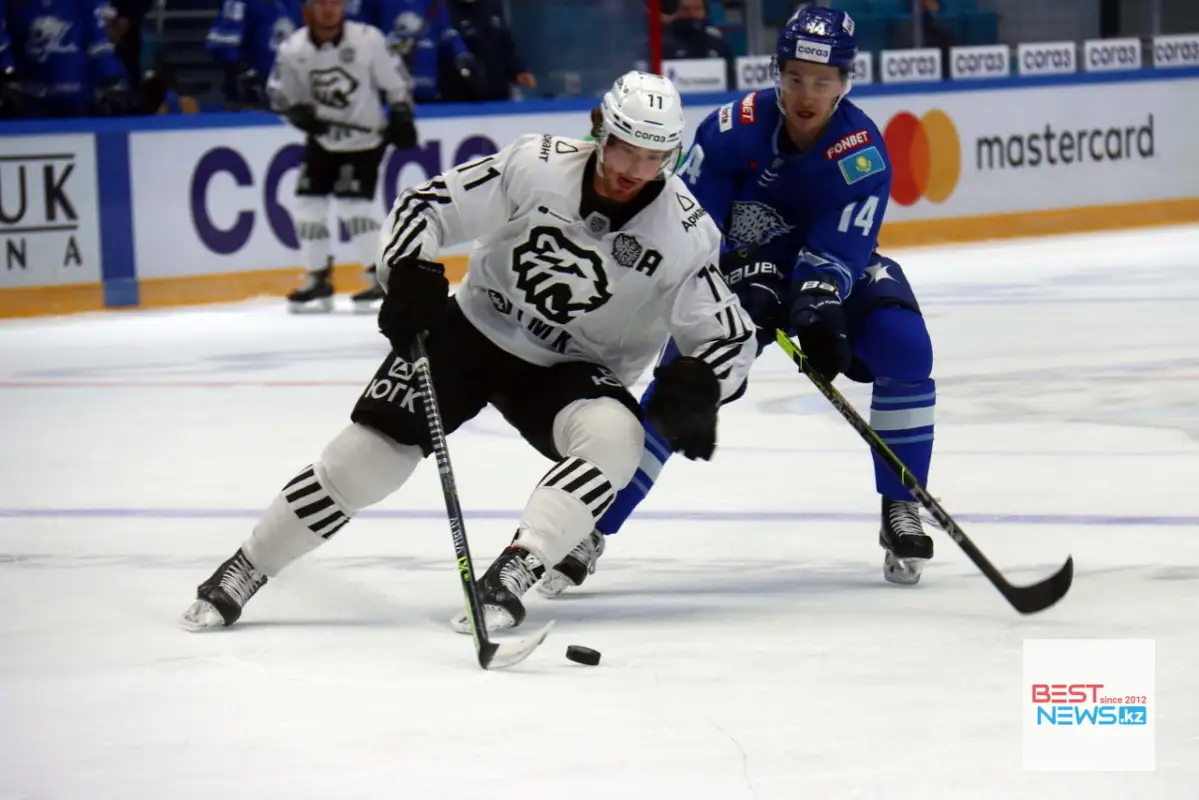 Трактор забросил две шайбы за 13 секунд в ворота "Барыса"