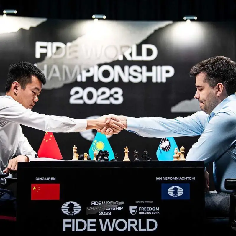 Ян сыграл вничью с Дином, но остался лидером