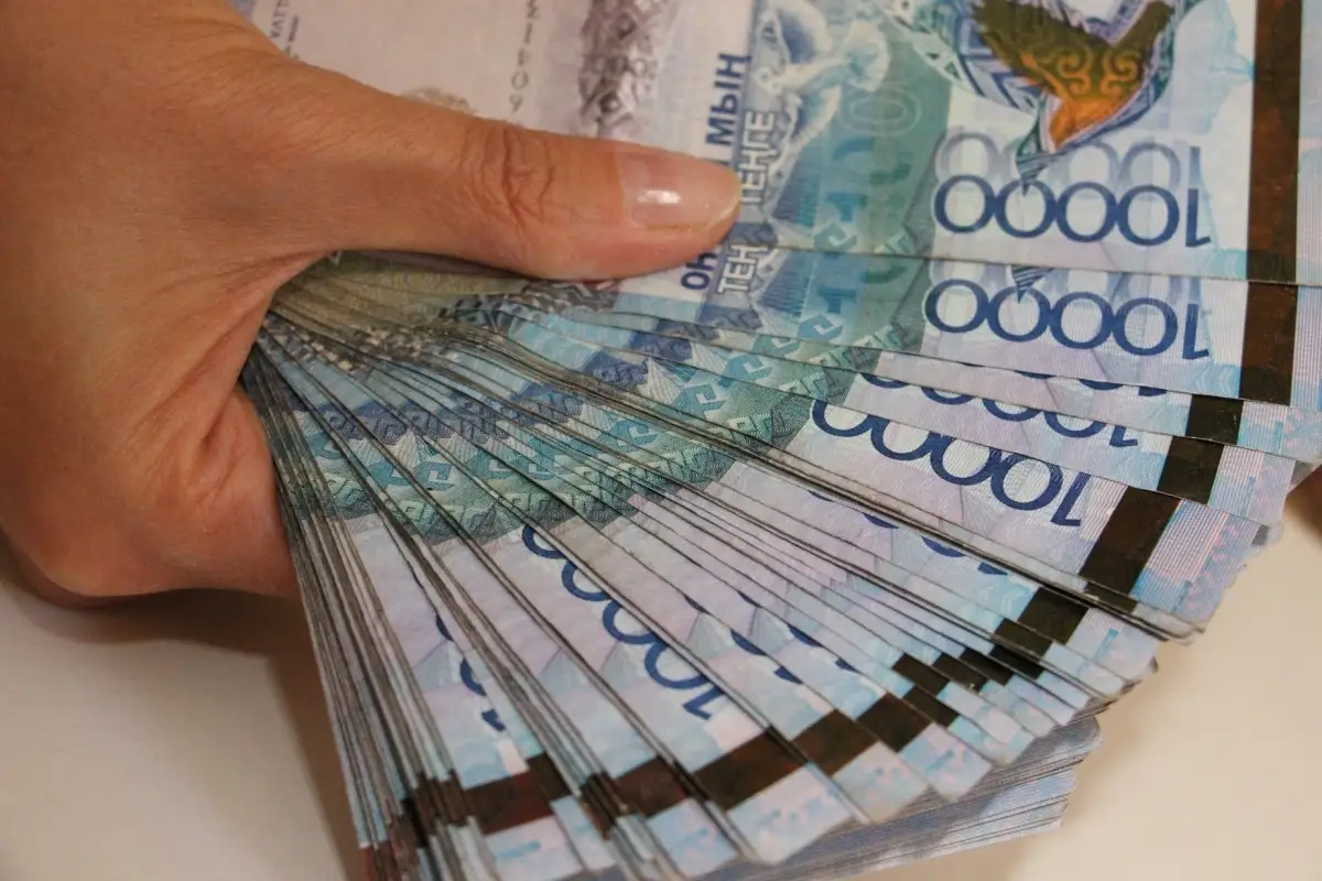 Воспитатель детсада в Нур-Султане повесила 4 онлайн-кредита на свою коллегу