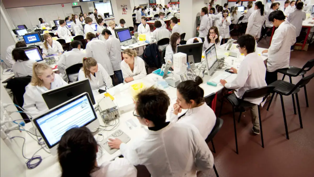 МОН Казахстана объявил конкурс на научные гранты