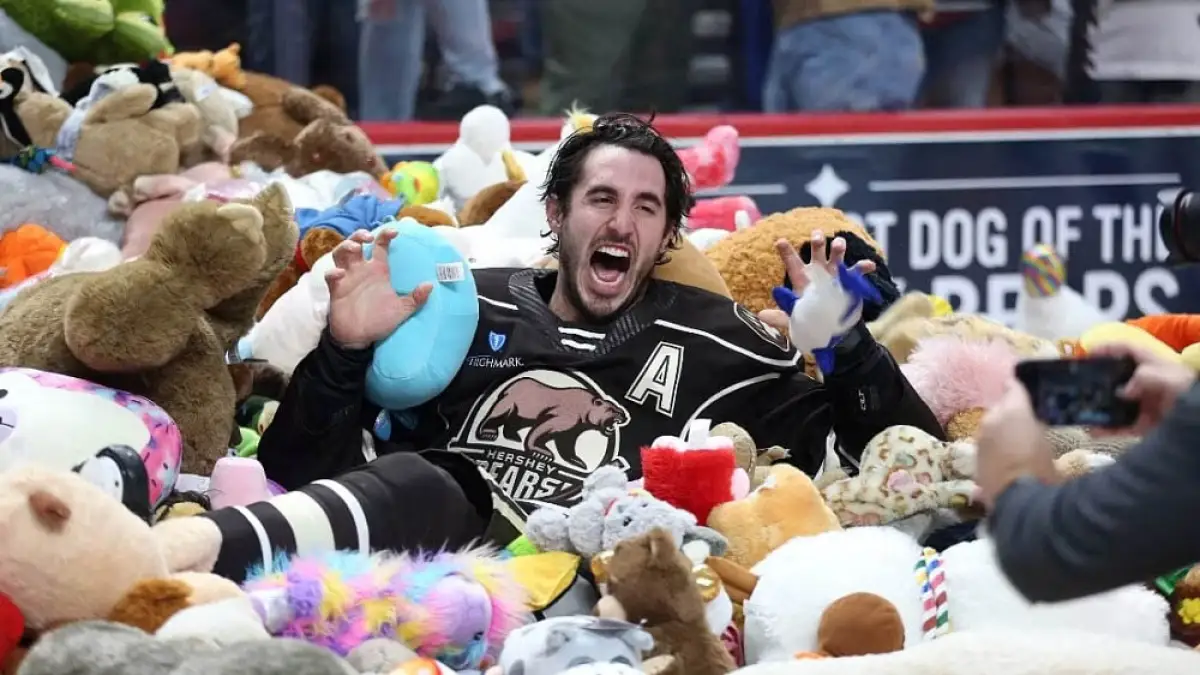 Барыс подписал легионера, который не успел даже прибыть в КХЛ