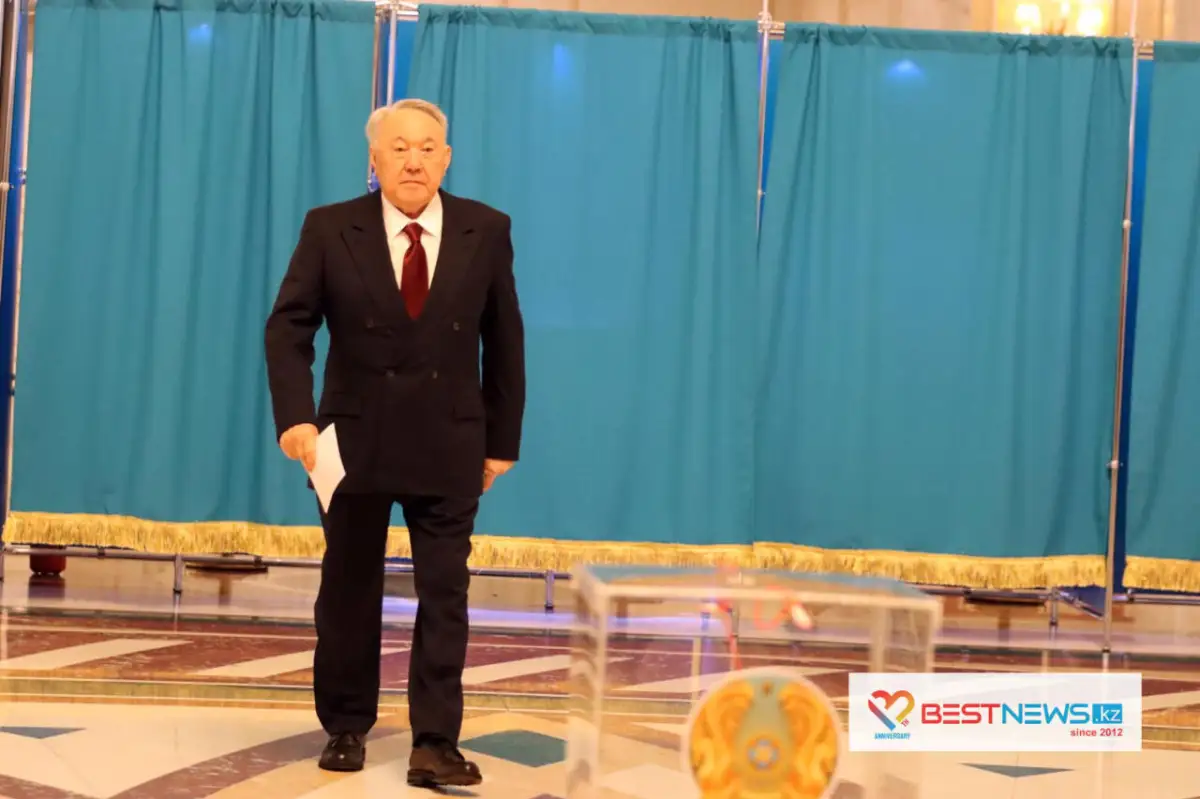 Как Нурсултан Назарбаев проголосовал на Референдуме