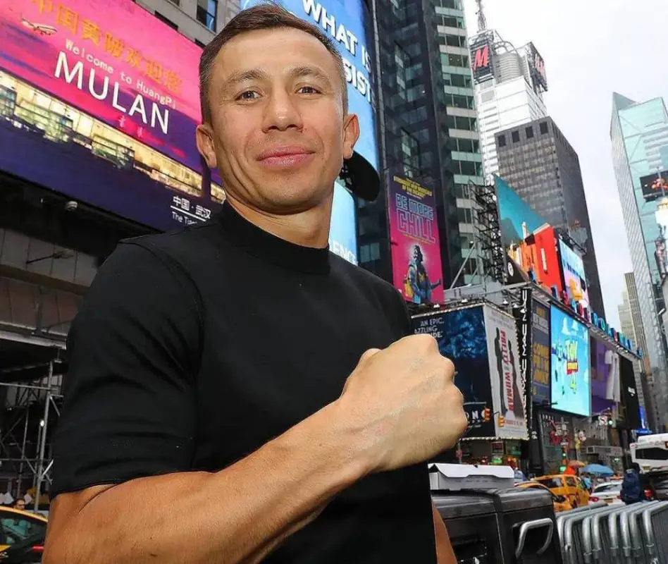 Головкин поздравил с Новым годом на трех языках