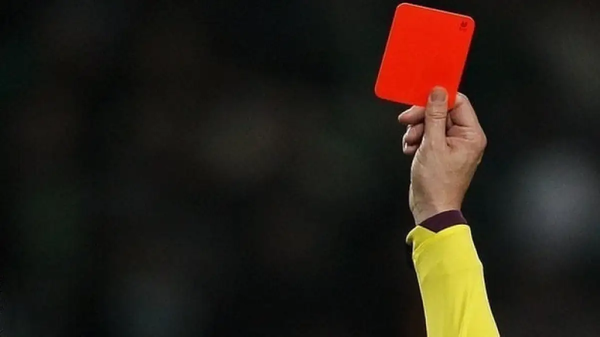 Футболистов полиции и КТЖ накажут за драку на поле