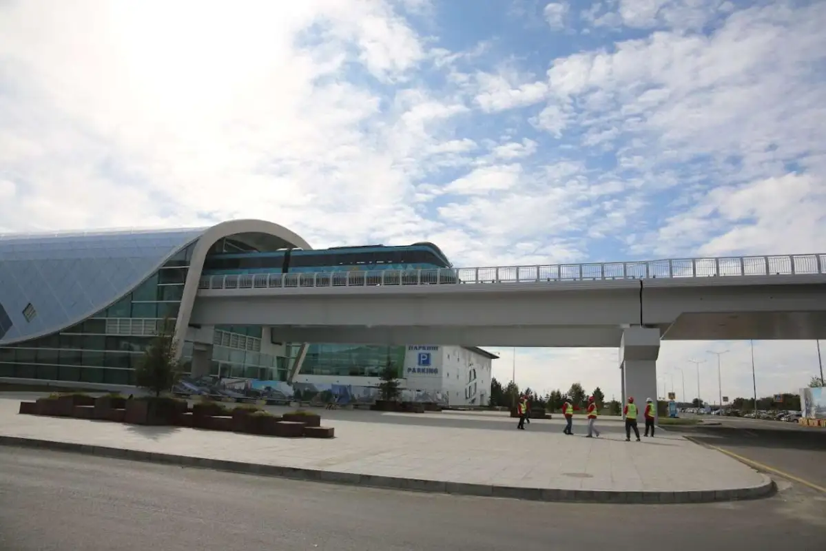 В Астане движение всех поездов LRT временно приостановлено