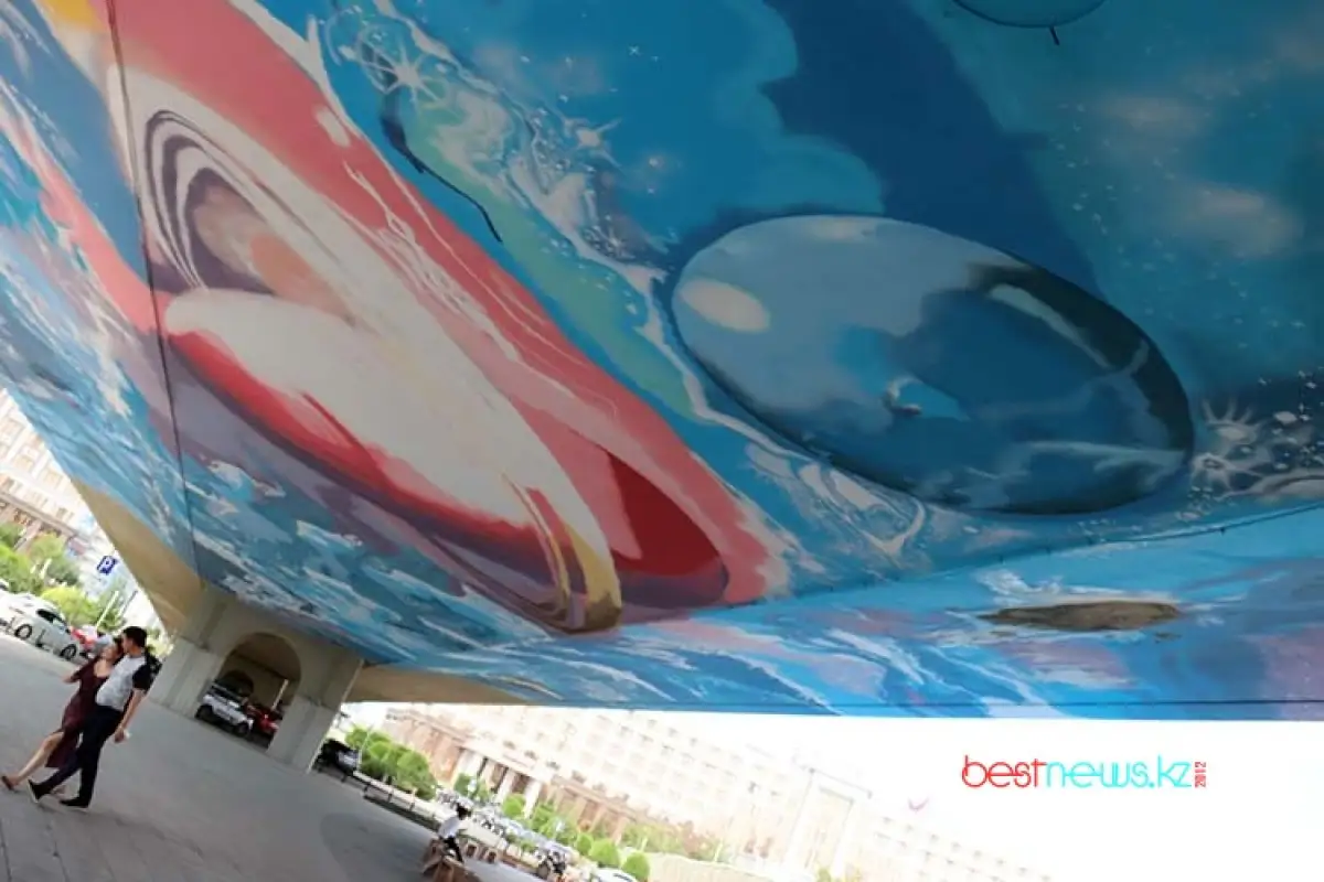 В Нур-Султане раскрасили мост снизу, но почему-то не весь – фото, видео