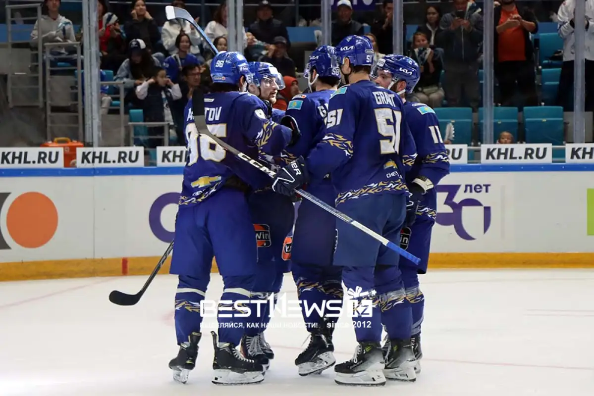 «Барыс» «разбомбил» «Нефтехимик» на домашнем льду