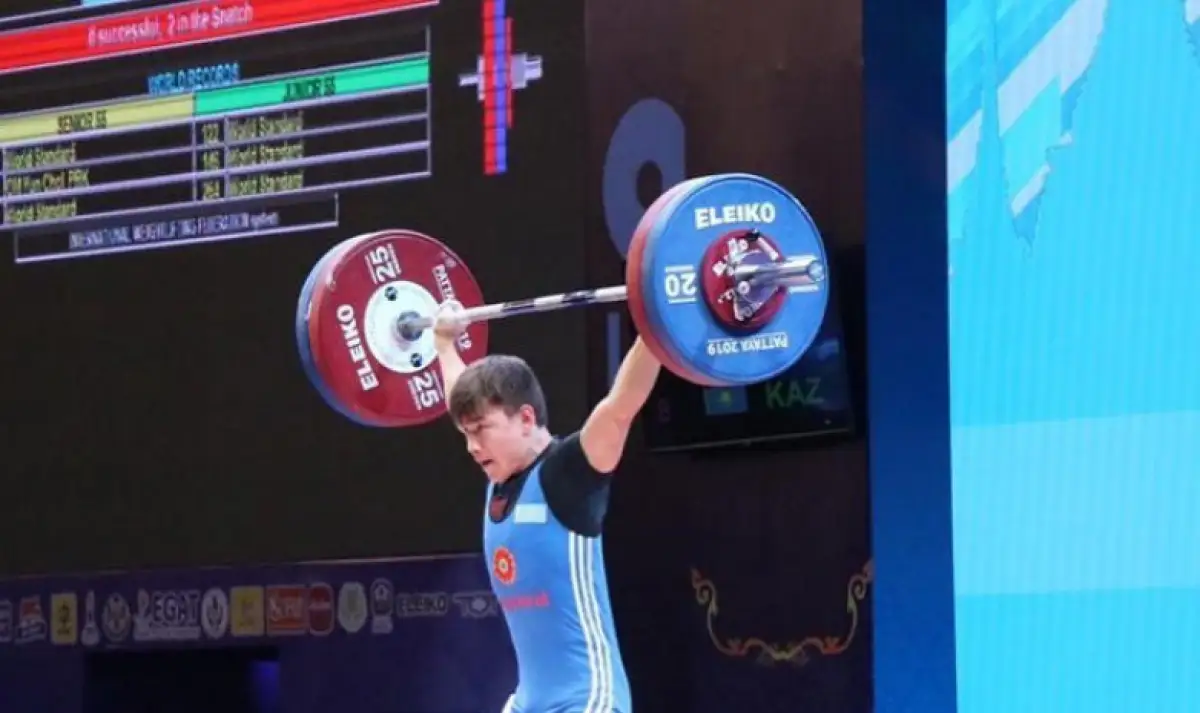 Казахстанец Сон толкнул 163 кг в Токио
