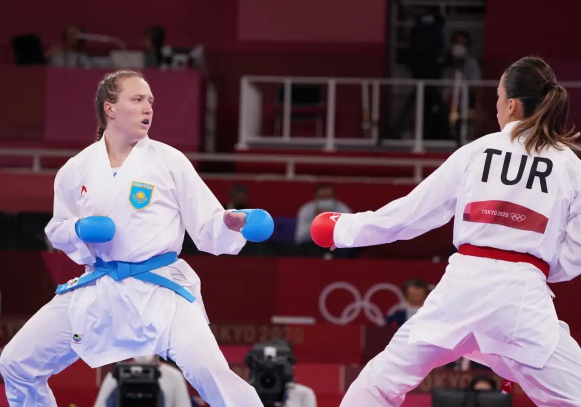 Каратистка Берульцева выиграла два поединка на Олимпиаде в Токио