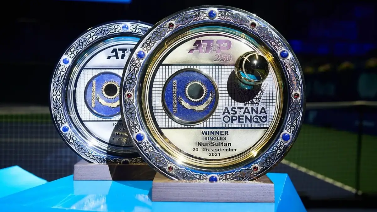 Федерация тенниса Казахстана показала трофеи для победителей Astana Open ATP 250