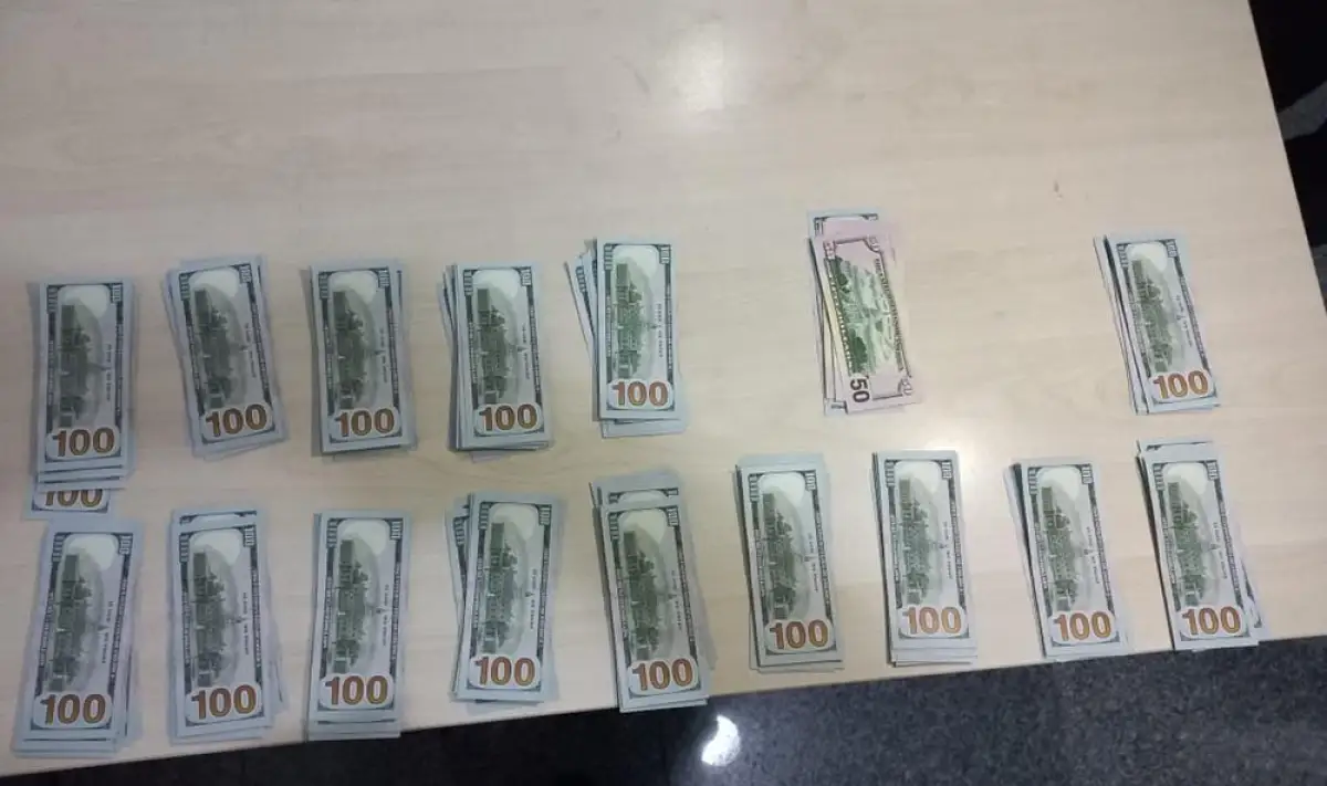 В Актау пассажира оштрафовали на Т30 тысяч за попытку провоза $15,6 тыс