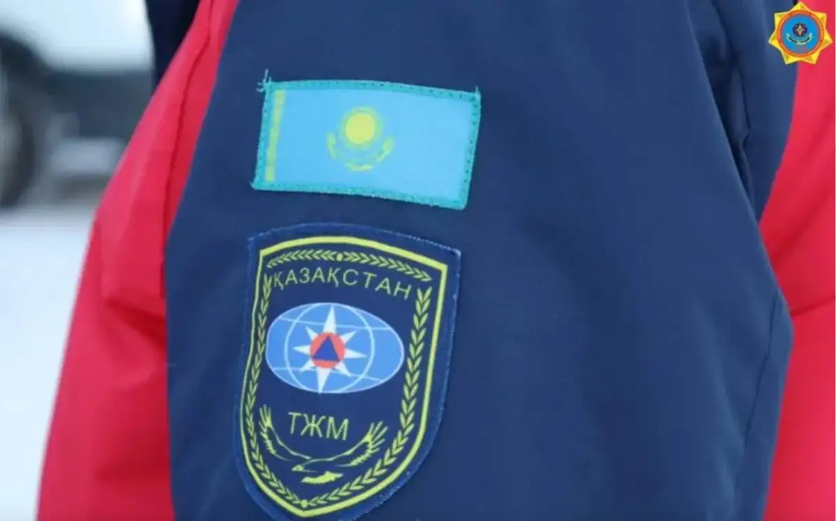 Автобус провалился под землю в Павлодарской области: двое погибших