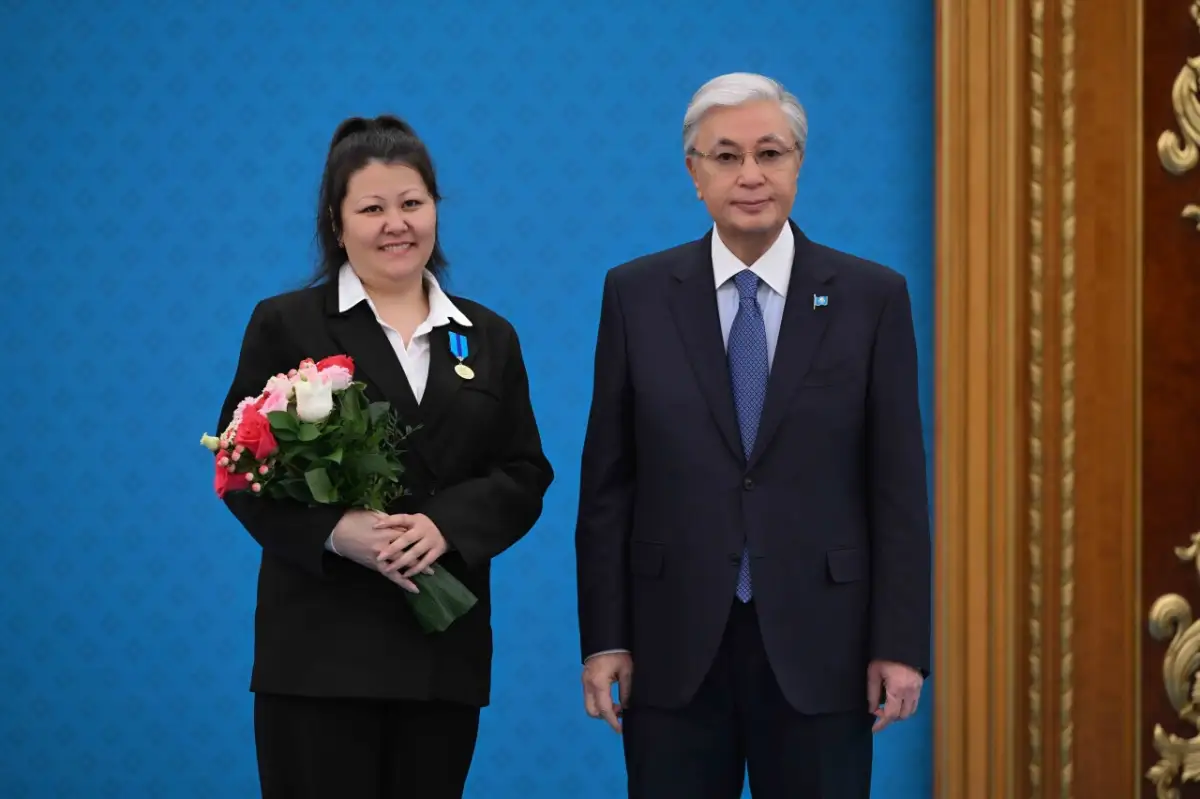 «Строительство двух АЭС усилит потенциал Казахстана»: Президент наградил лучших энергетиков