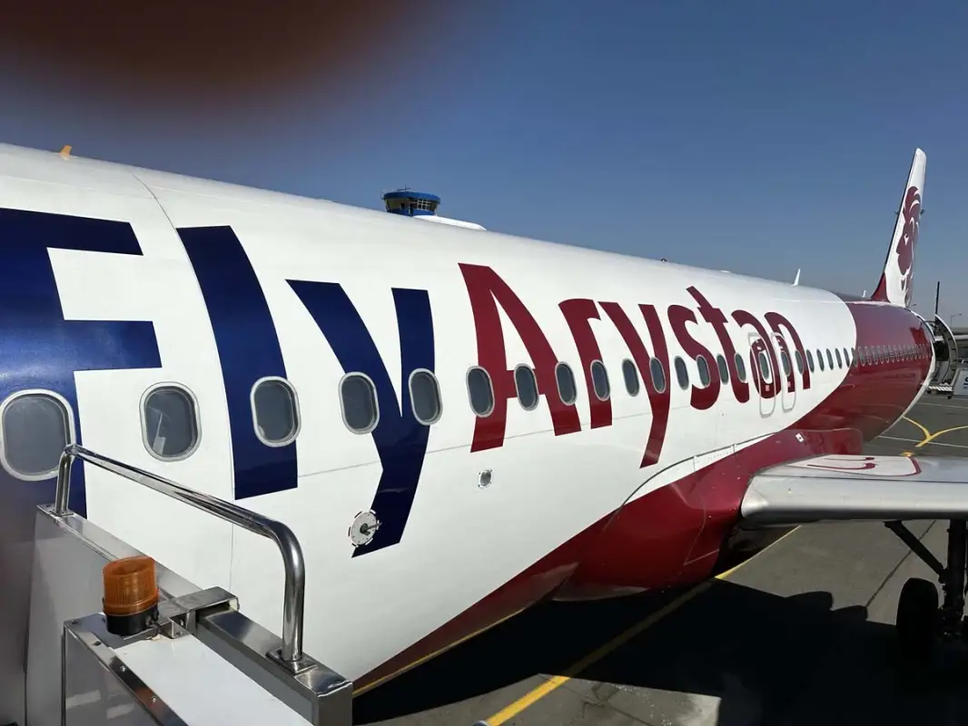 Мажилисмен Абенов обратился в Генпрокуратуру после полета на FlyArystan