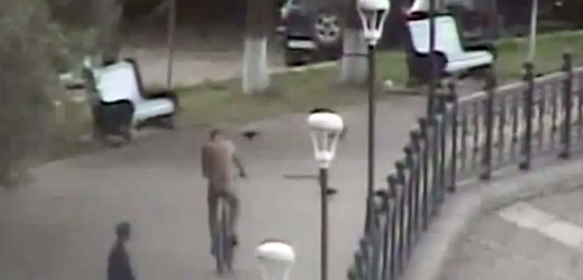 За езду в голом виде астанчанин попал под арест - видео