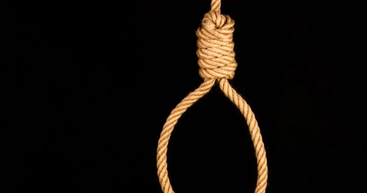 В Актюбинской области повесилась женщина, её сын, не выдержав, ударил себя ножом