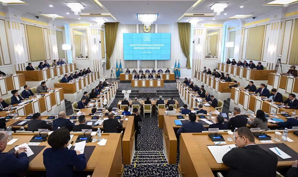 Конституционная Комиссия переходит к предметному обсуждению предложений