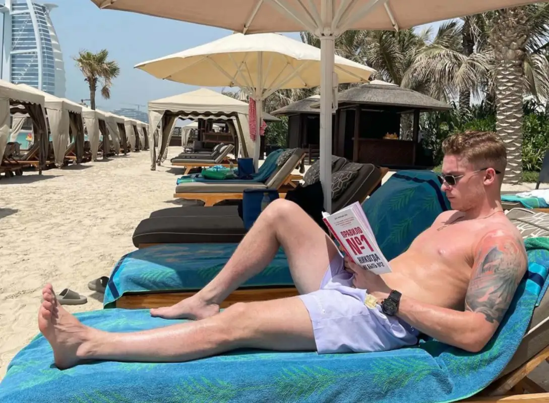 Как игроки «Барыса» проводят лето - фото